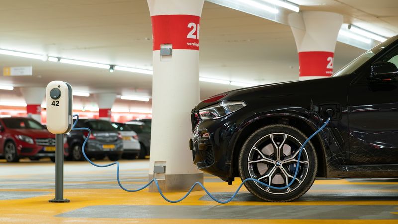 How Digital Control and SiC Microchips Unlock Level 3 Fast Charging