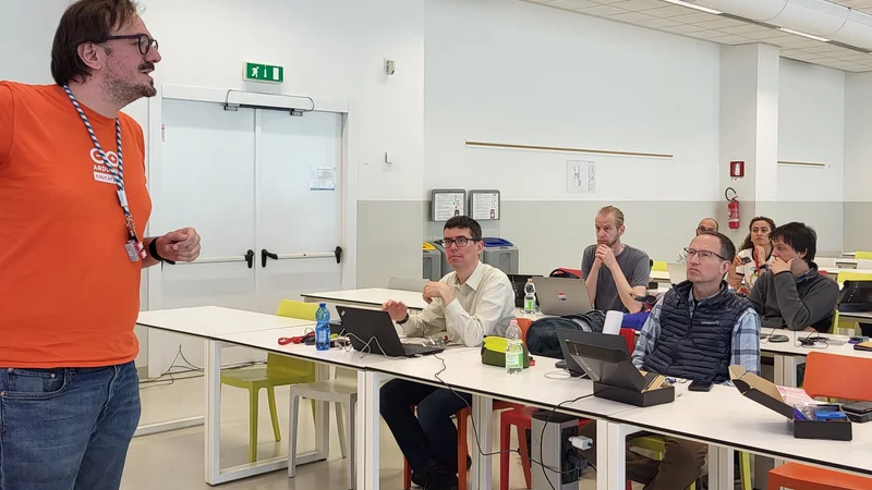 Inside EchoGlow: Building On-Device AI with the Arduino® UNO™ Q board at Hackaday Europe