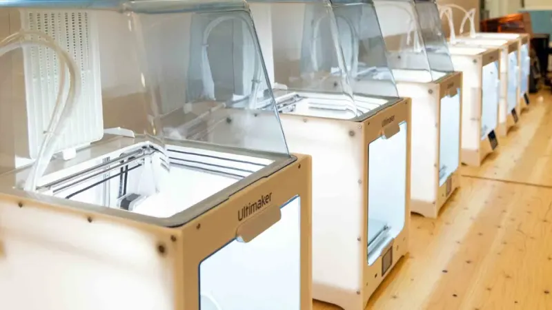 University of Tokyo lab with Ultimaker 2+ Connect and Ultimaker S3 printers
