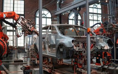 Artificial intelligence in manufacturing