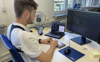 Innovative Wearable: Sustainably Improving Posture
