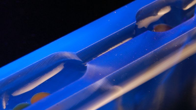 This simple machine that uses the surface tension of water to grab and manipulate microscopic objects. (Credit: Manoharan Lab/Harvard SEAS)