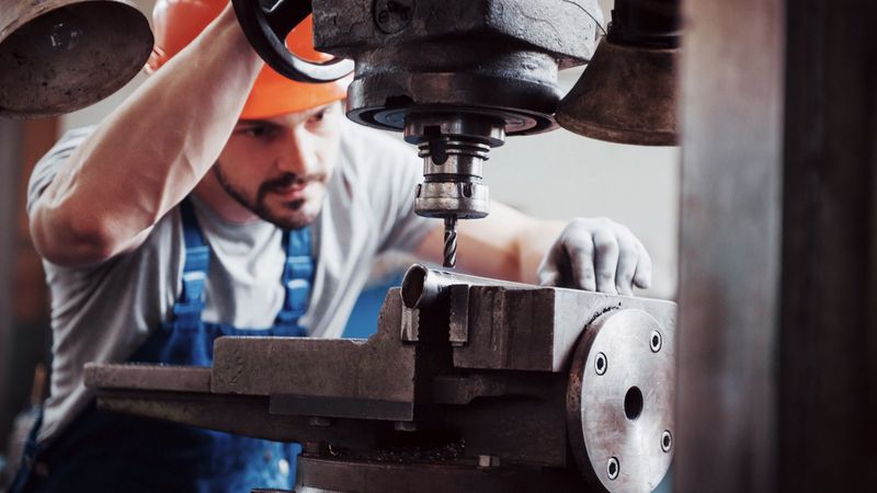 Climb vs Conventional Milling: A Comprehensive Comparison