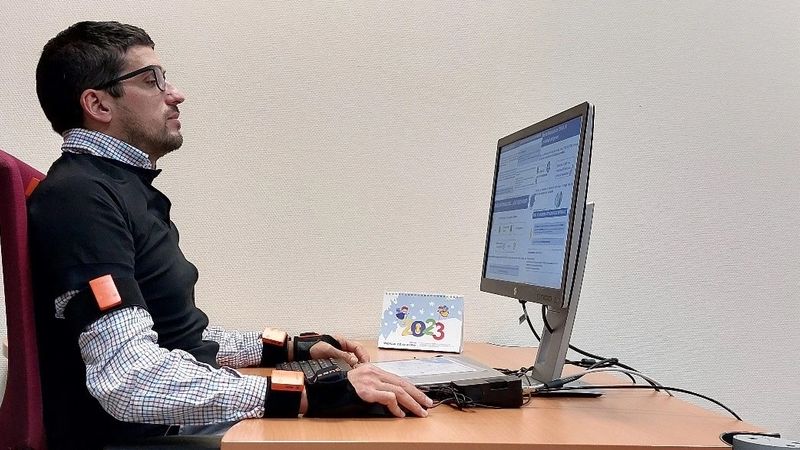 Ergonomic impact of progressive lenses in the workplace