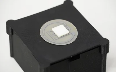 A biodegradable smart sensor to monitor sensitive goods