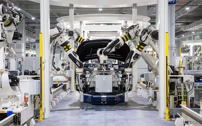 Cobot Vs Robot: What Are The Key Differences?