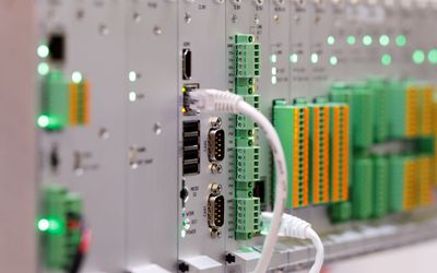What's The Difference Between A Compact PLC And A Modular PLC?
