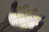 Miniaturised biosensors for minimally invasive implants