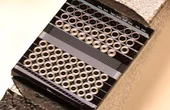 Ultra-broadband photonic chip boosts optical signals