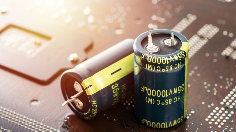 The 10,000 microfarad 35 V electrolytic capacitors, used in electronic device.