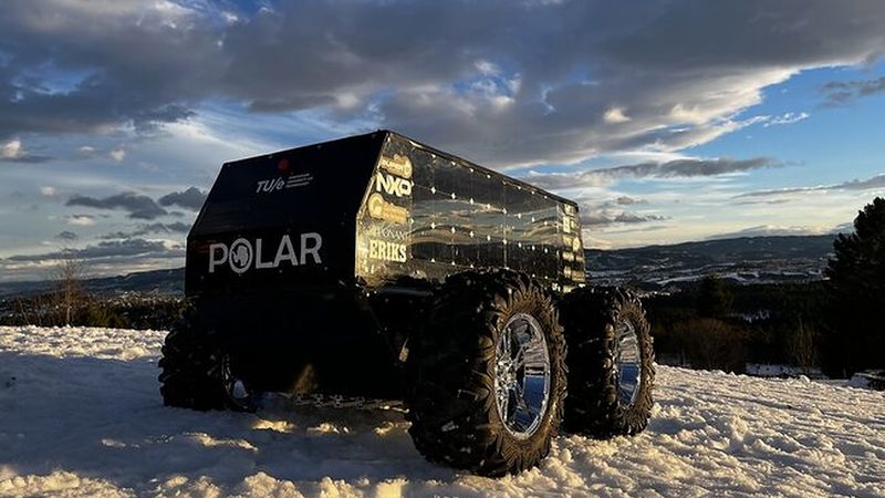 Team POLAR's rover Ice Cube in the Norwegian snow. Photo: Laurenz Edelmann, team POLAR
