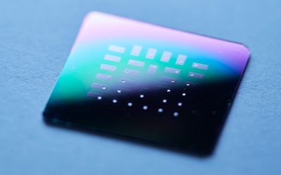 Ultrathin fuel cell uses the body's own sugar to generate electricity