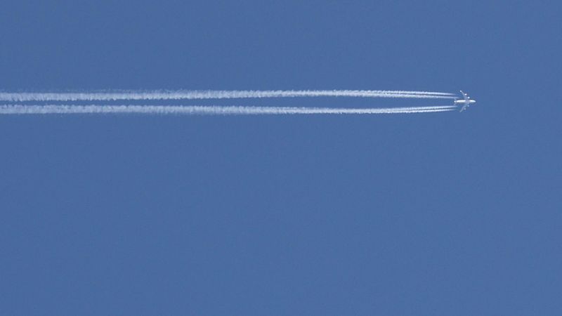 Aircraft engines emit soot particles. These act as condensation nuclei for small supercooled water droplets, which immediately freeze into ice crystals and become visible as contrails in the sky. Credit: © DLR. All rights reserved