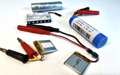 How to pick the right battery for an IoT device: A waste management case study