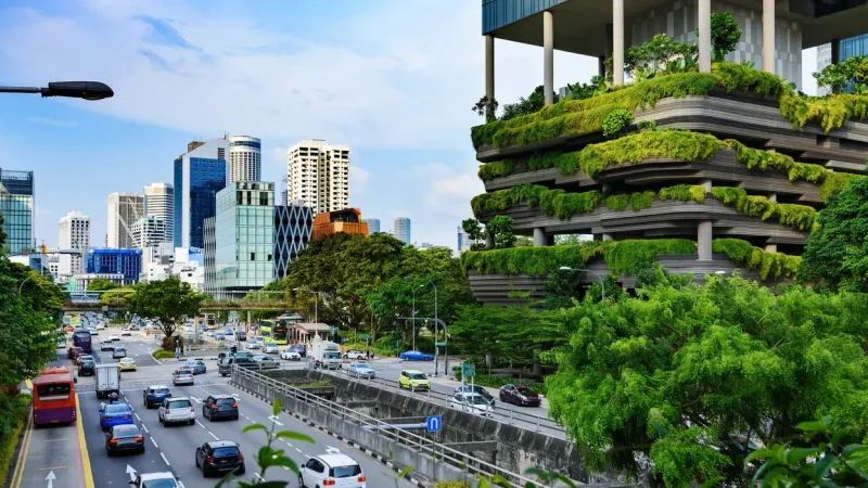The CityMoS simulator can be used to analyze traffic flows in metropolises such as Singapore as well as commuter behavior, it takes public transport into account and maps the charging process for electric vehicles - in other words, it incorporates all mobility factors. Credits: iStock/nektofadeev@gmail.com