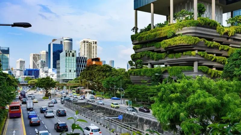 The CityMoS simulator can be used to analyze traffic flows in metropolises such as Singapore as well as commuter behavior, it takes public transport into account and maps the charging process for electric vehicles - in other words, it incorporates all mobility factors. Credits: iStock/nektofadeev@gmail.com