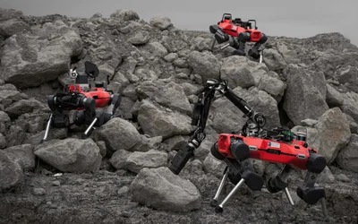 Robot team on lunar exploration tour
