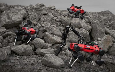 Robot team on lunar exploration tour