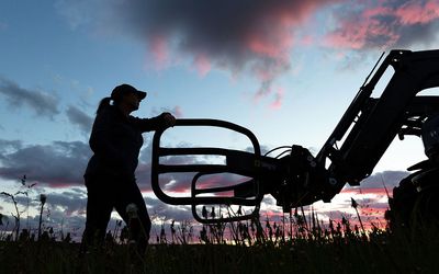 New 3D scanners help Alo Agricultural Machinery analyze a loader's part dimensions and deviations