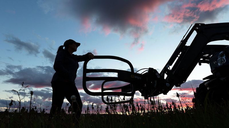 New 3D scanners help Alo Agricultural Machinery analyze a loader's part dimensions and deviations