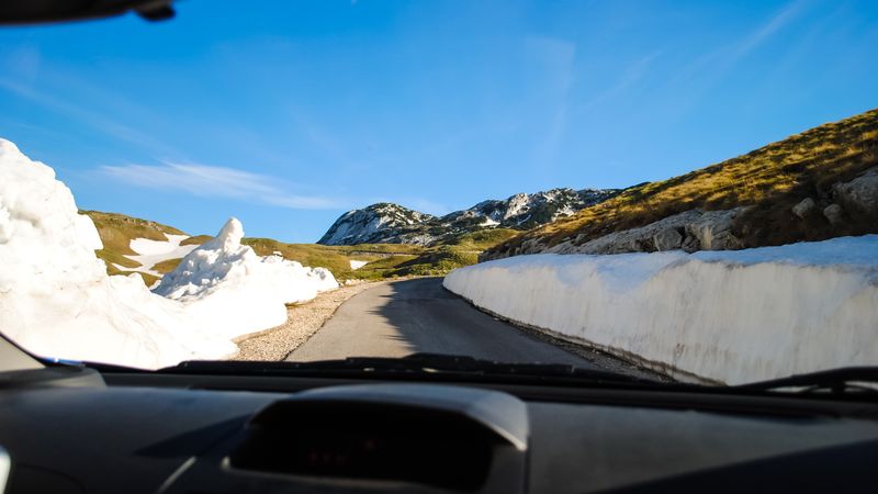 Fighting Fog: The Role of Temperature and Humidity Sensors in Optimizing Vehicle Performance