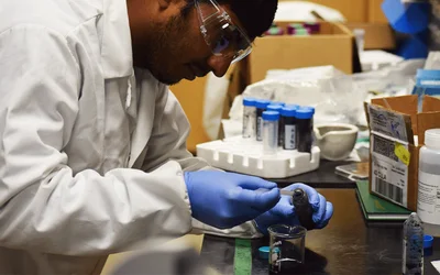 Electric shock to petroleum coke generates sustainable graphene