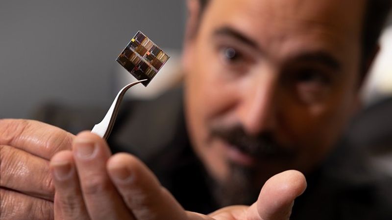 Itai Cohen, professor of physics, in his lab in the Physical Sciences Building. Jason Koski/Cornell University