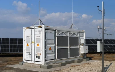 Lithium-Ion Solar Battery Selection and Integration for Engineers