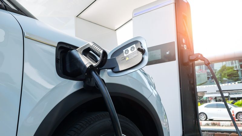 High Voltage Protection in DC Fast Charging