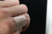 Low-cost wearables manufactured by hybrid 3D printing
