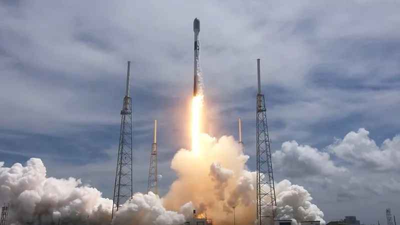 The SpaceX Falcon 9 rocket launched in May 2022 carried multiple missions, including Lincoln Laboratory’s Agile MicroSat. Photo courtesy of SpaceX