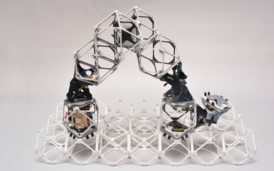Flocks of assembler robots show potential for making larger structures