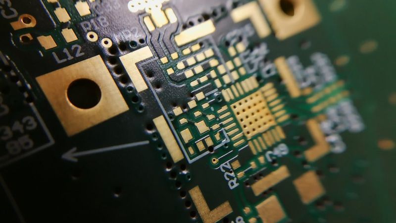 QFN (quad flat no-leads) technology footprint on PCB