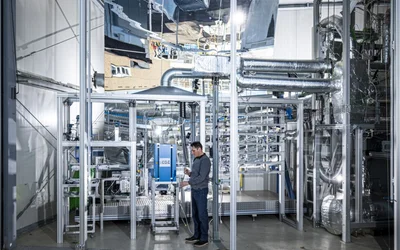 New plant produces carbon from air