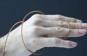 Researchers design a motor that looks like a thread