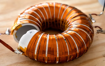 Podcast: Lobster Inspired Armor, Wireless EV Charging, Autonomous Solar Farm Setup