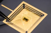An entire brain-machine interface on a chip