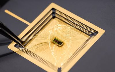 An entire brain-machine interface on a chip