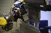 Agile Industrial Robot Grippers with Topology Optimization & Metal 3D Printing