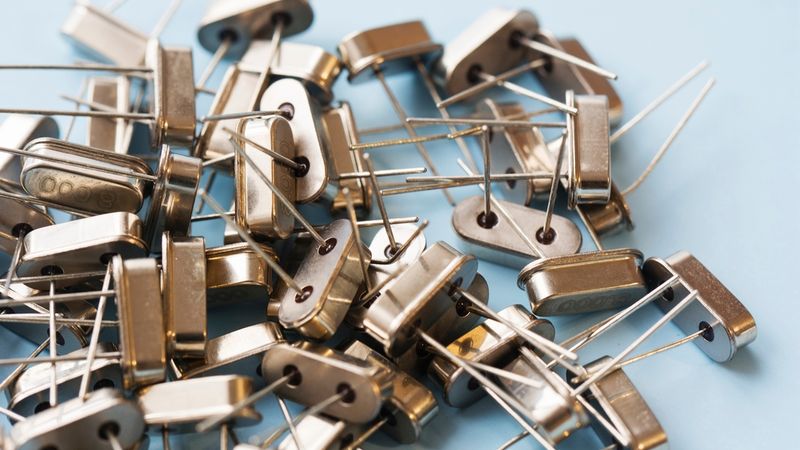 Crystal Oscillator: Fundamentals, Models, and Design Guidelines