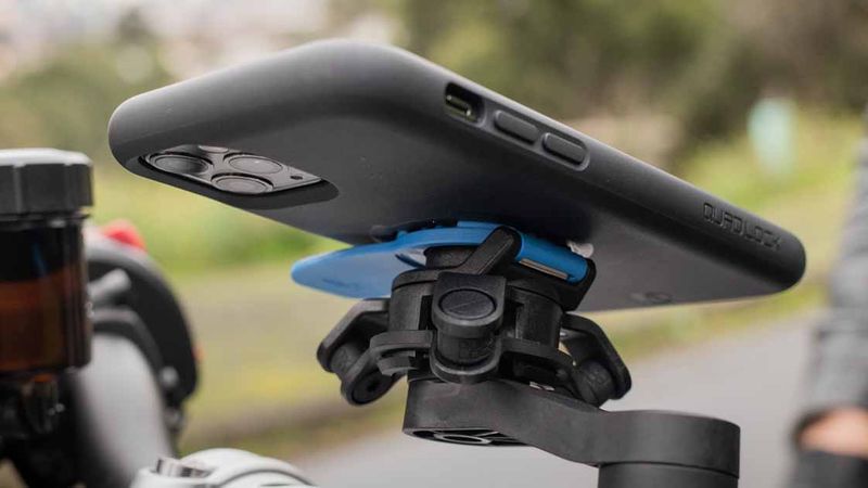 Quad Lock: Smartphone-mounting solution developed with 3D printing