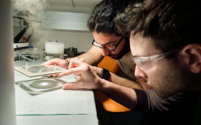 Harvesting heat and electricity from the sun, when you need it