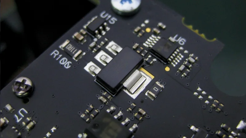 Transistor MOSFET on the Motherboard