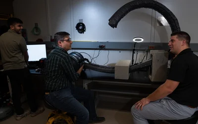 A flexible robot can help emergency responders search through rubble