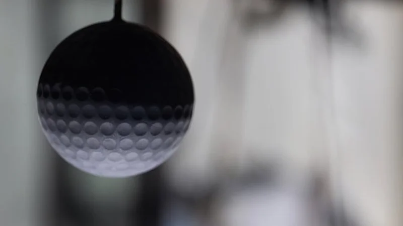Maneuverable underwater vehicles inspired by golf balls