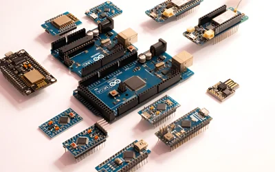 FPGA vs Microcontroller: Understanding the Key Differences and Use Cases
