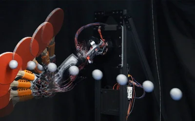 Ping pong bot returns shots with high-speed precision